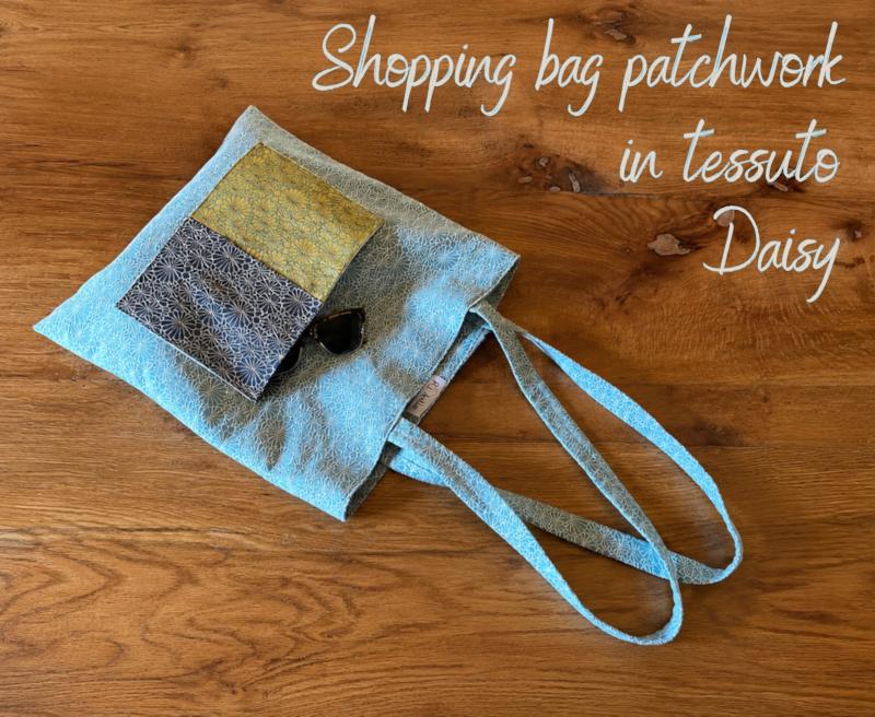 Borsa artigianale in tessuto Daisy recuperato con tasca frontale patchwork